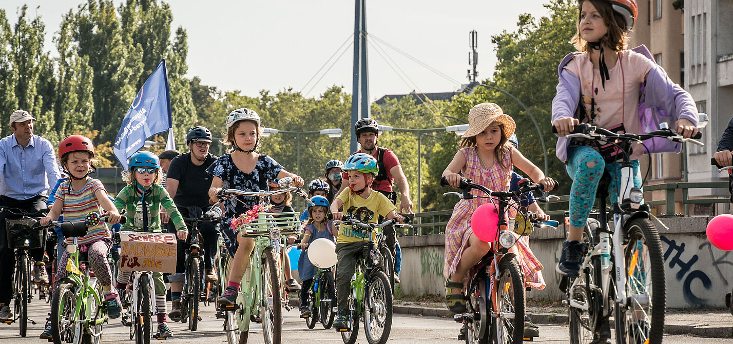 Kidical Mass Berlin: Fahrraddemo für kinder- und fahrradfreundliche Straßen